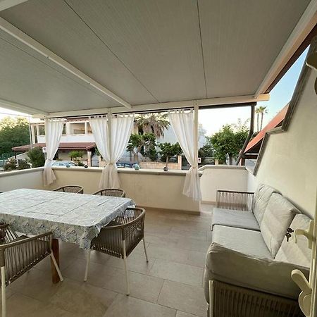 Villa Ticia A 100 Metri Dalla Spiaggia Con Parcheggio Privato Lido Marini Esterno foto