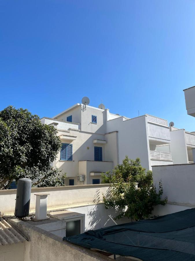Villa Ticia A 100 Metri Dalla Spiaggia Con Parcheggio Privato Lido Marini Esterno foto