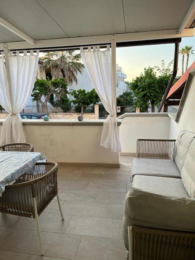 Villa Ticia A 100 Metri Dalla Spiaggia Con Parcheggio Privato Lido Marini Esterno foto