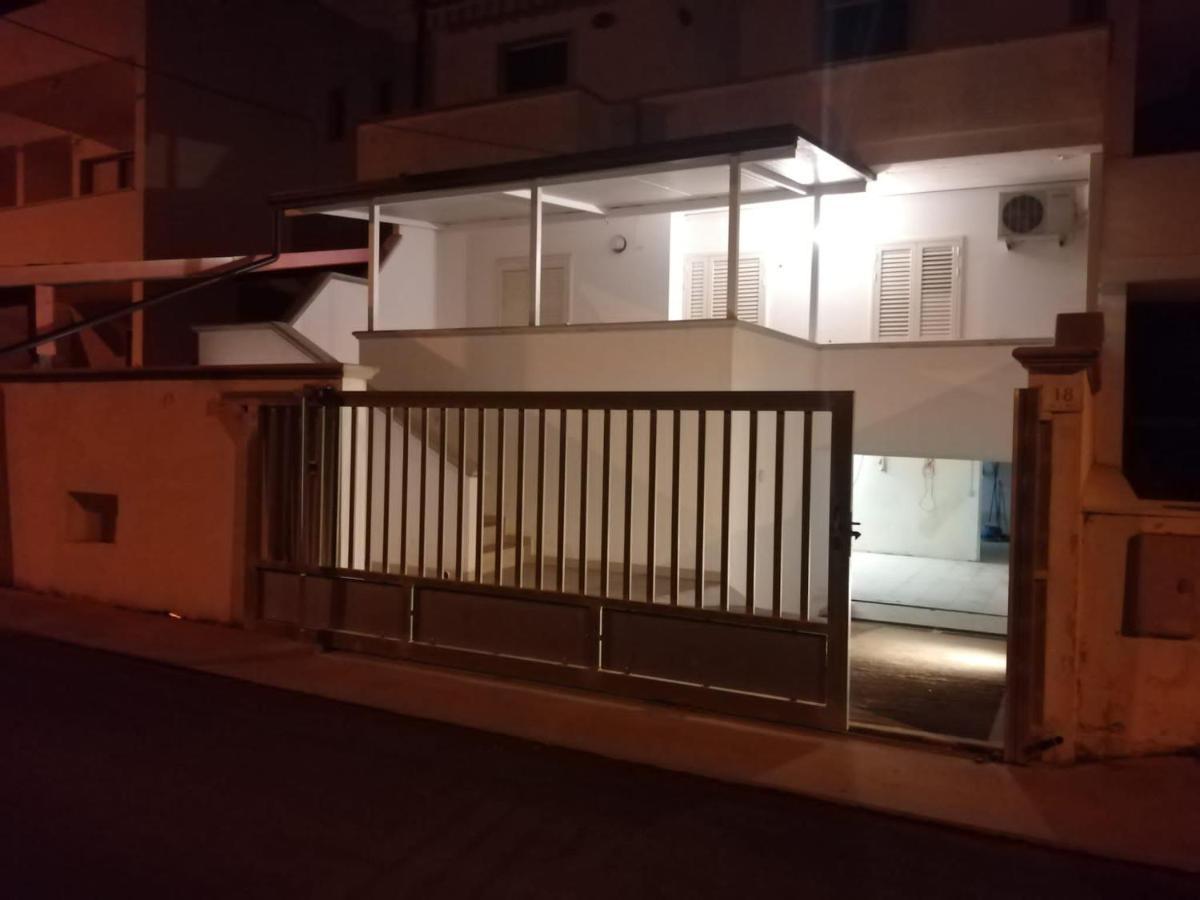 Villa Ticia A 100 Metri Dalla Spiaggia Con Parcheggio Privato Lido Marini Esterno foto